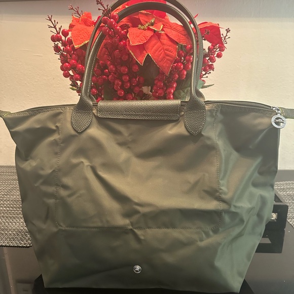 LONGCHAMP- Le Pliage tote (Medium)
GREEN/FOREST - Picture 2 of 4